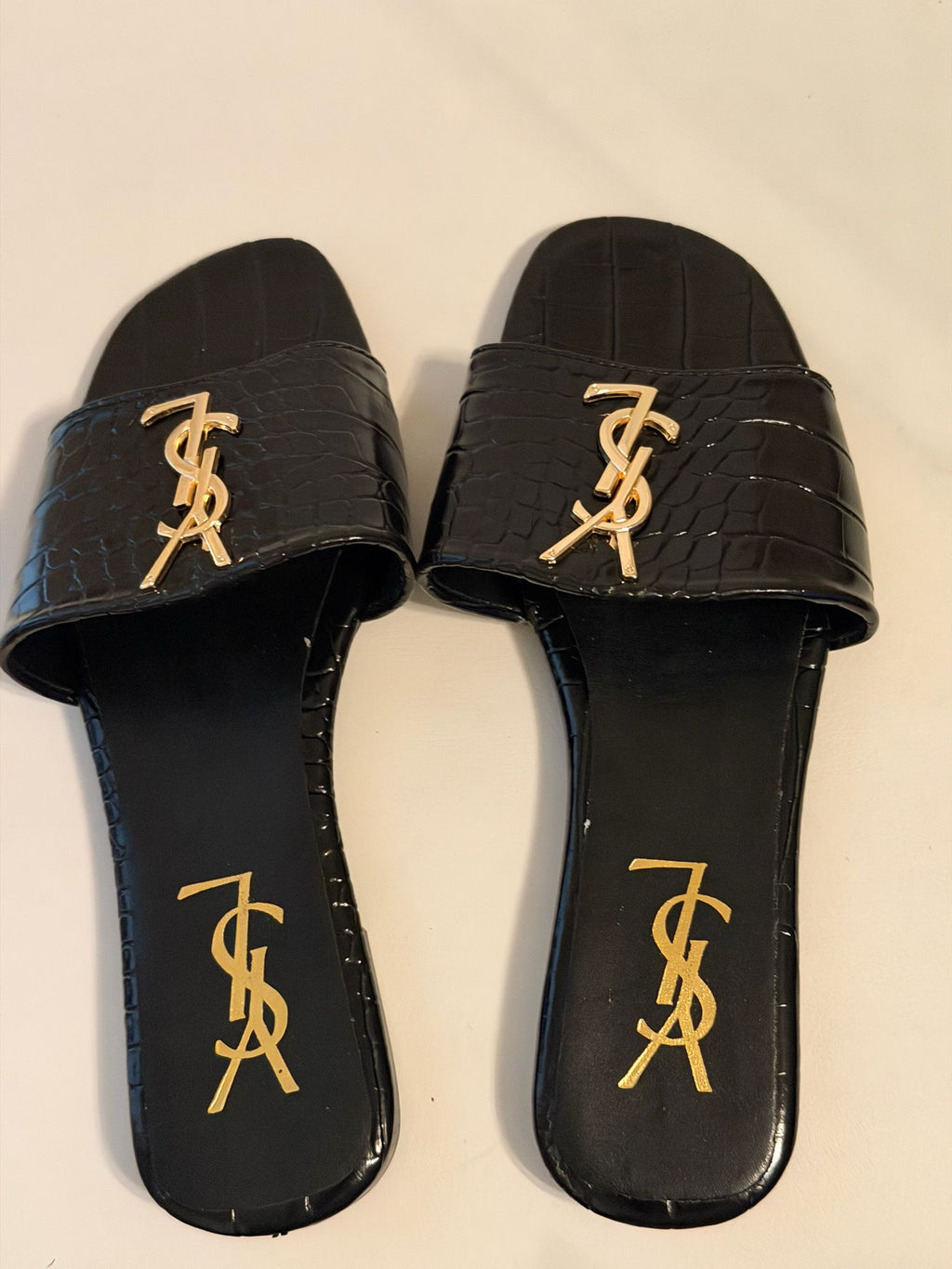 Women’s Luxury Designer-Inspired Toe Ring Slide Sandals (Multiple Colors)