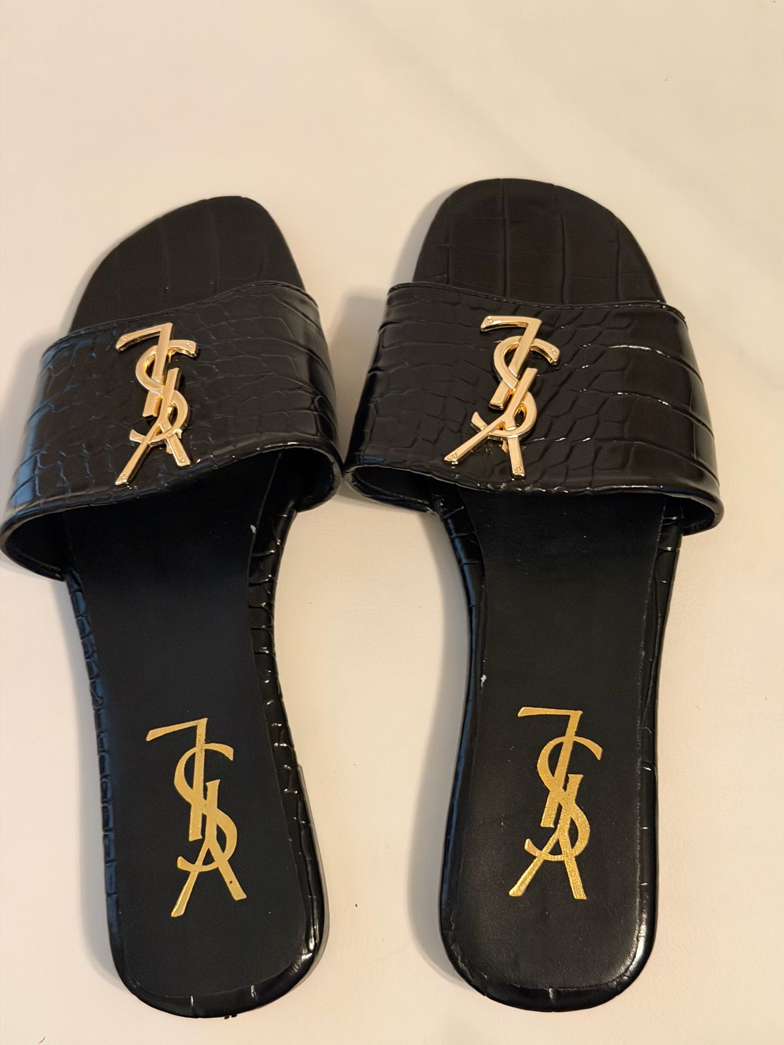 Women’s Luxury Designer-Inspired Toe Ring Slide Sandals (Multiple Colors)